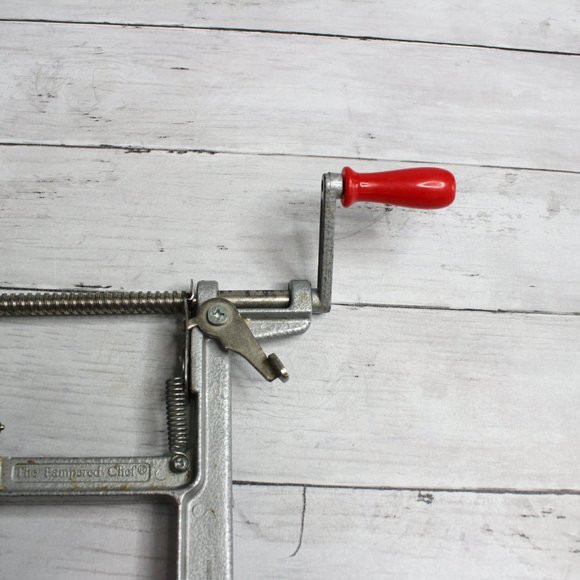 Pampered Chef Apple Peeler Corer Slicer Metal Crank Red Handle - Picture 4 of 4